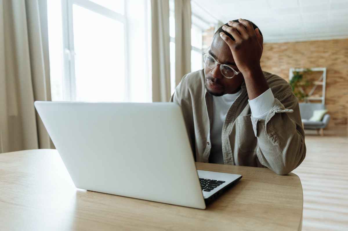 ¿Abrumado? 5 prácticas que los empleados a distancia pueden utilizar para recargar las&nbsp;pilas